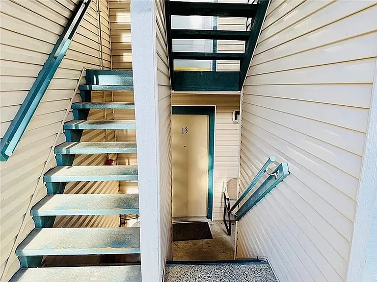 17431 Ambaum Blvd S #B-13 — Photo 10