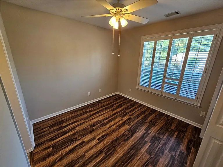 1550 Argonne Ln — Photo 26