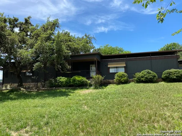 2020 Overhill St, Canyon Lake, TX 78133
