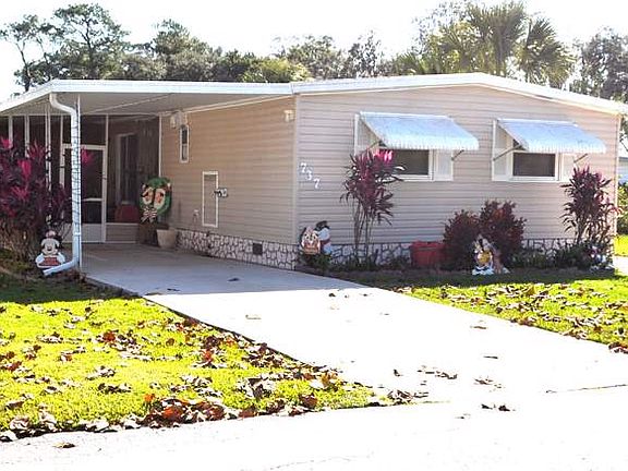 5th image of 737 Poinsettia St