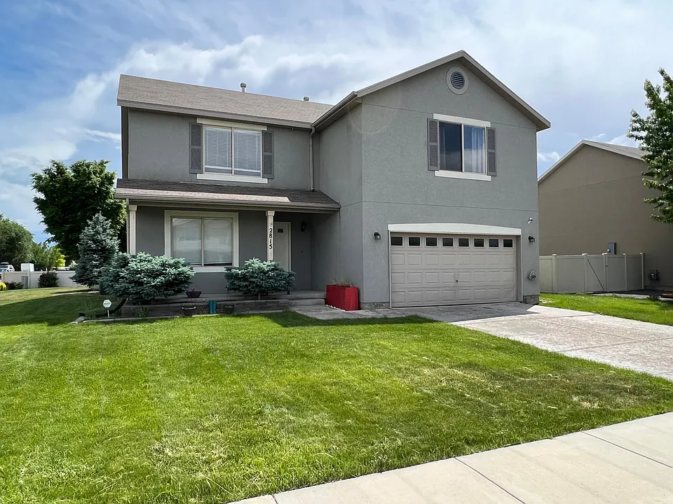2815 W 400th St S