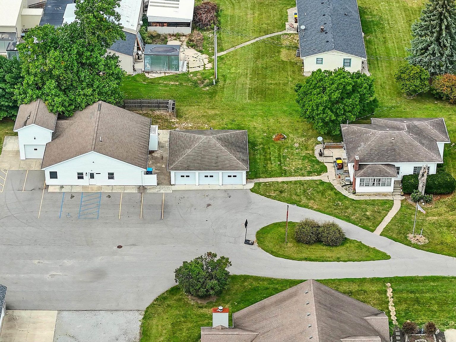 16615 Lima Rd, Huntertown, IN 46748 | Zillow