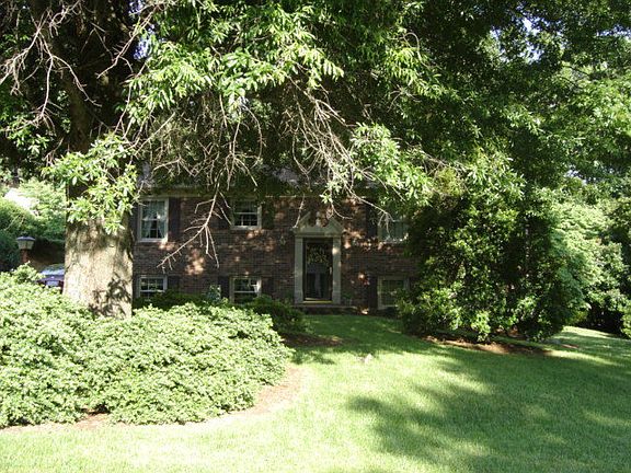 2nd image of 169 Ferndale Ct
