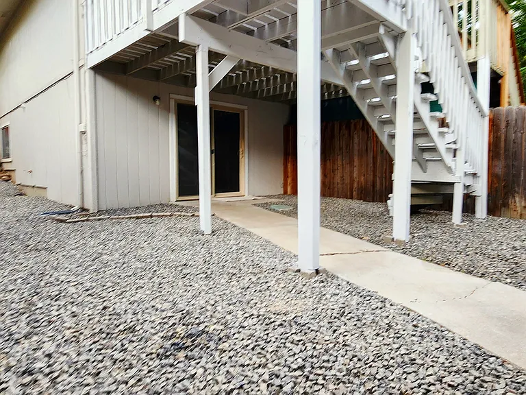 1411 E Hays St — Photo 16