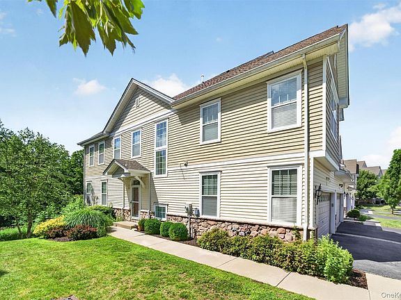 3rd image of 37 Meadow View Drive