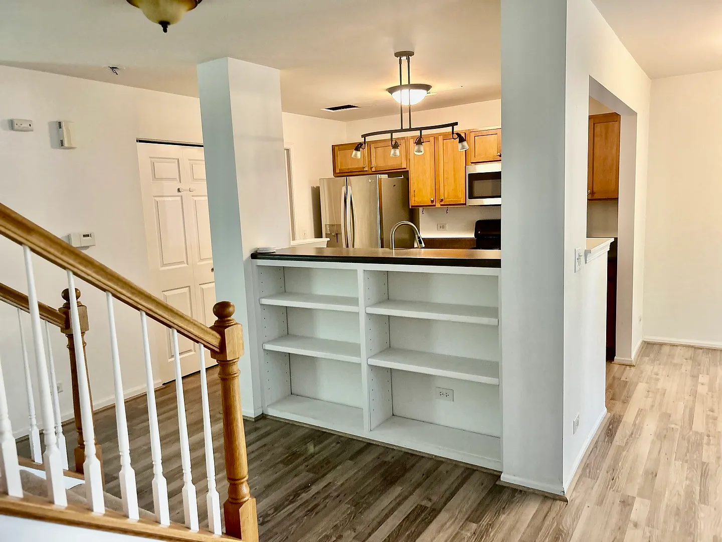 2 bed, 2.5 bath, 1668 sqft, $2,400 — Photo 3