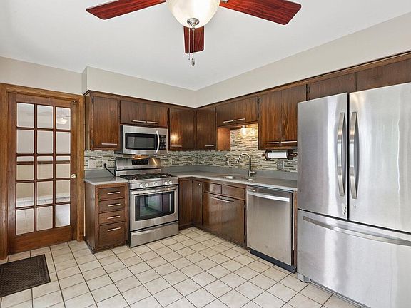 2nd image of 2839 Coventry LANE