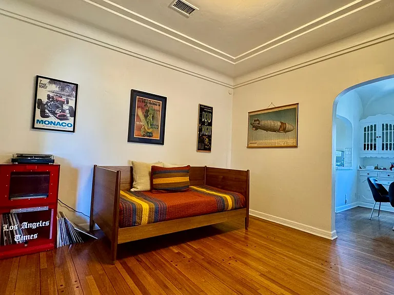 1518 S Genesee Ave — Photo 12