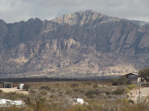 000 N Ed West Road #-, Tombstone, AZ 85638