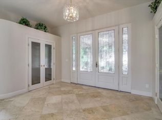 920 S Ridgemark Dr, Hollister, CA 95023