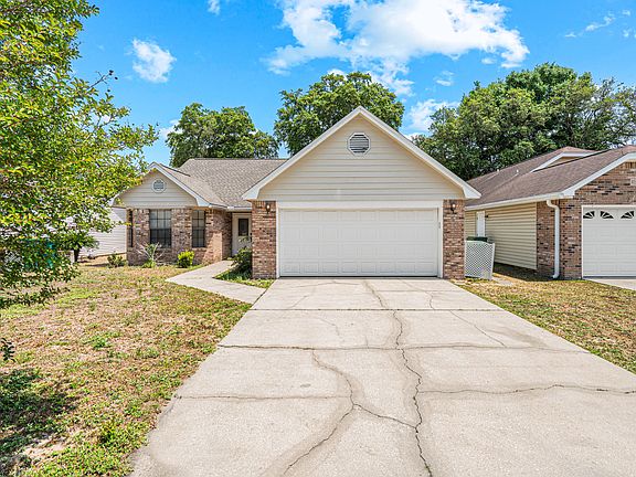 3rd image of 145 Wright Cir