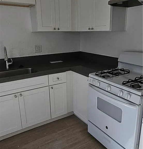 5742 Fullerton Ave #2 — Photo 4
