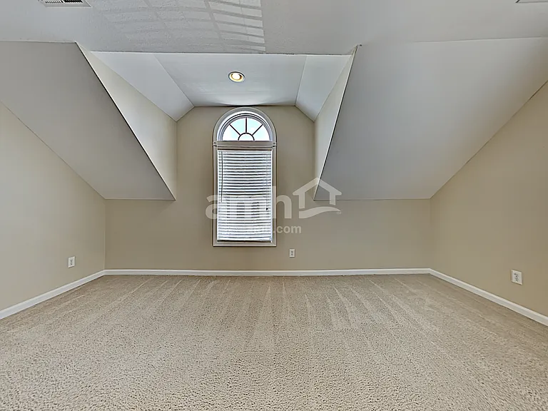 6013 Gallant Ln — Photo 18