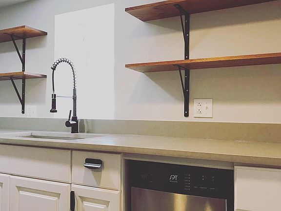 5th image of 4026 N Albany Ave Unit B