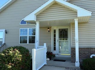 128 Summit Ct, Columbus, WI 53925