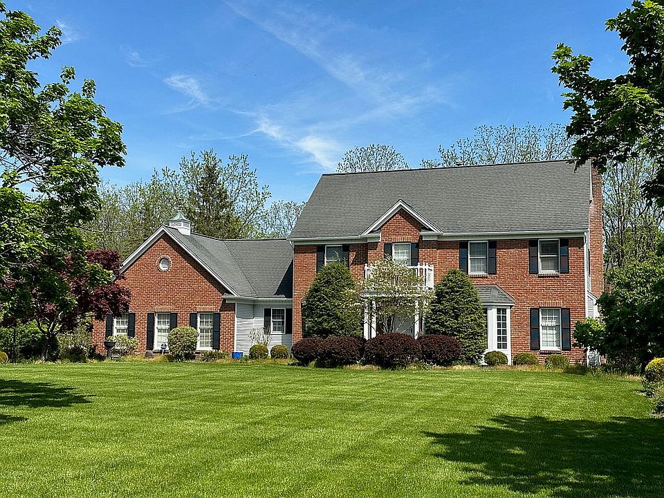 1st image of 5 Merryhill Ln