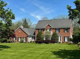 5 Merryhill Ln, Pittsford, NY 14534
