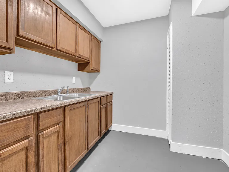Dabney Apartments — Photo 6