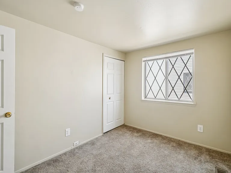 Creekside Apartments — Photo 29