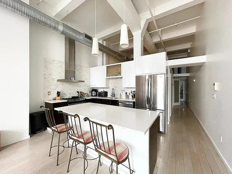 726-28 Market St #405 — Photo 9