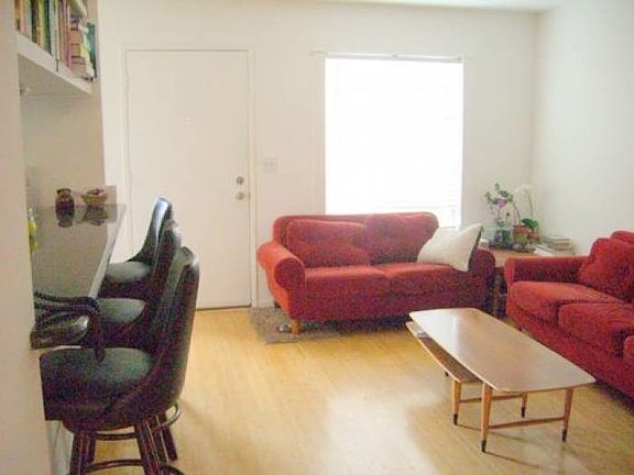Living Room/Breakfast Bar