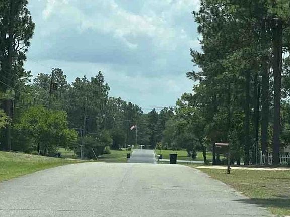 Exterior Neighborhood (street photo)