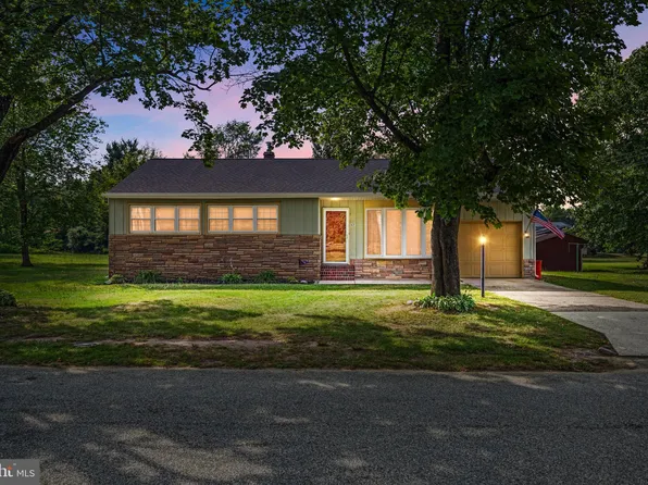 62 E End Ave, Carneys Pt, NJ 08069