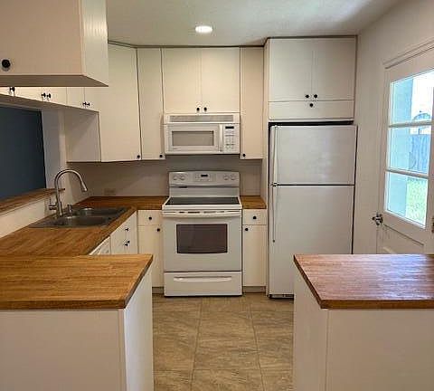 3rd image of 1506 Sea Breeze Ln
