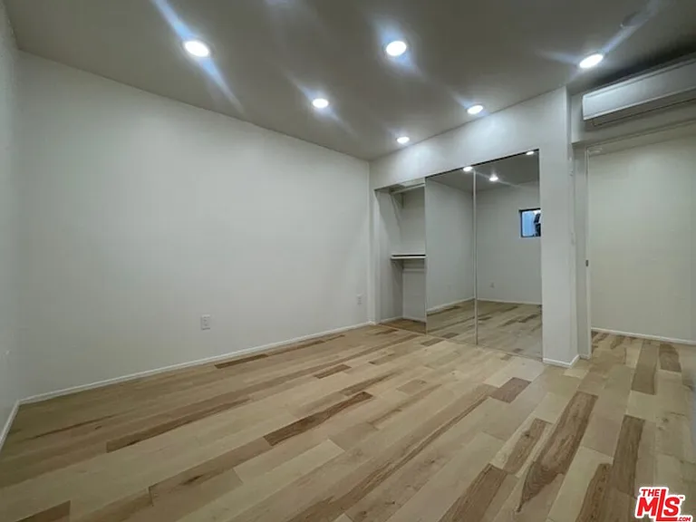 245 Windward Ave — Photo 13