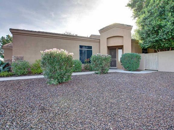 4th image of 2205 E Valencia Dr