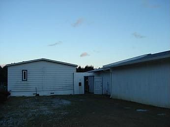 3rd image of 776 Cardinal Ave NE