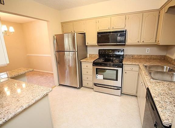 3rd image of 2704 Whitney Pl APT 824