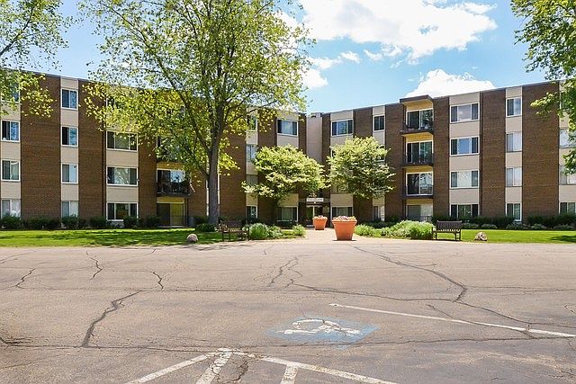 1st image of 140 W Wood St Unit 315W