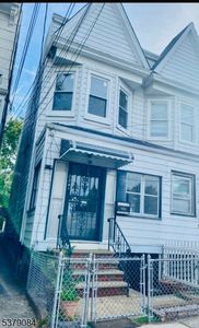 224A Neptune Ave, Jersey City, NJ, 07305