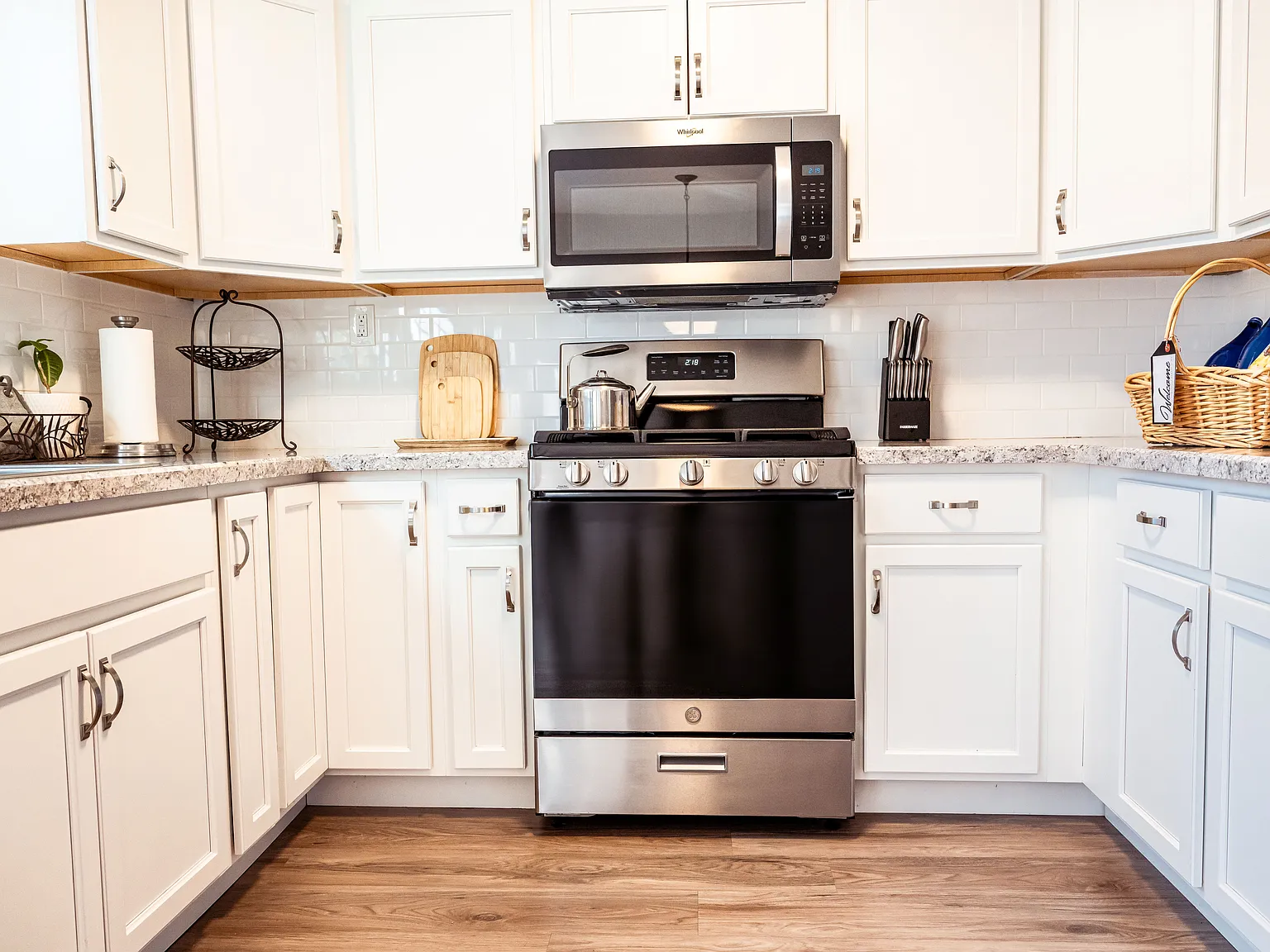 3 bed, 1936 sqft, $4,000 — Photo 3
