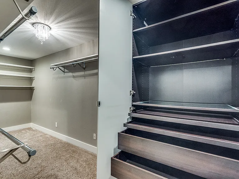 2613 Hidden Valley Dr — Photo 16
