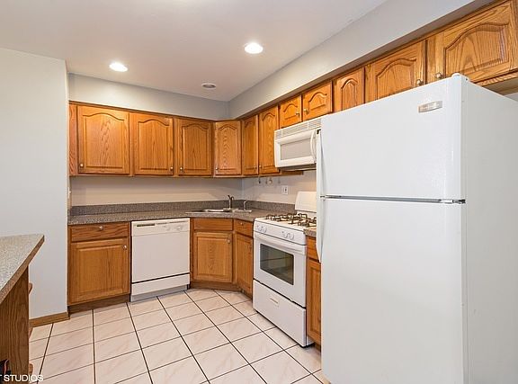 4th image of 10121 Hartford Ct APT 1A