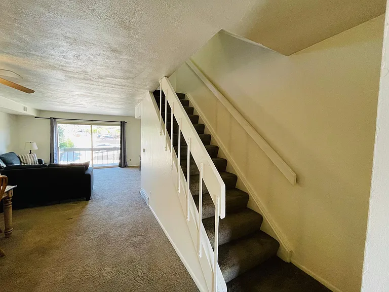 Varsity Townhouses - Student Housing — Photo 22