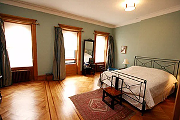 Sold by Warren Lewis Realty | media 9