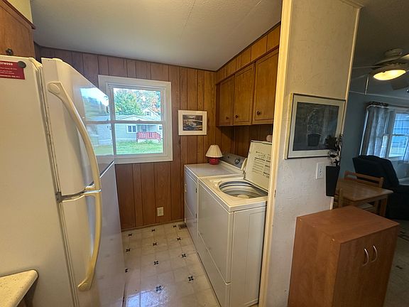 5th image of 35 Highridge Trl #104