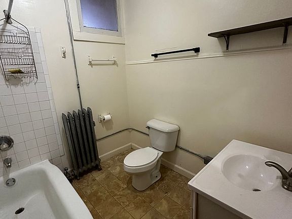 4th image of 607-609 E Milwaukee St #607-3
