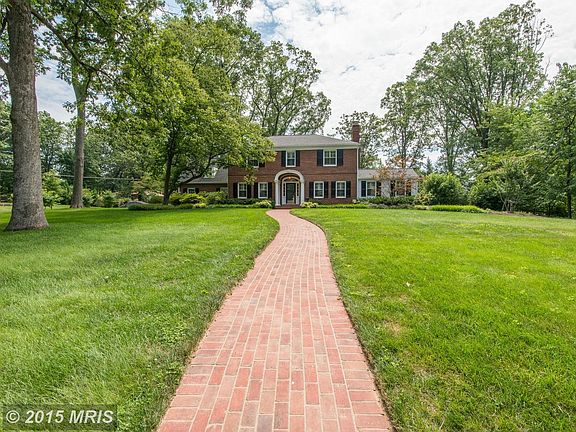 2nd image of 3215 Juniper Ln