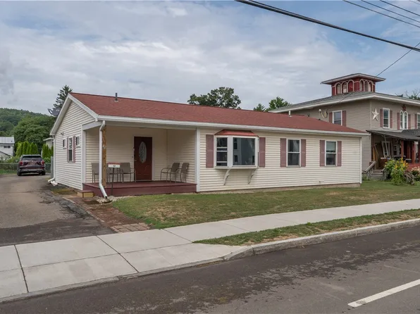 42 Greenwood St, Canisteo, NY 14823