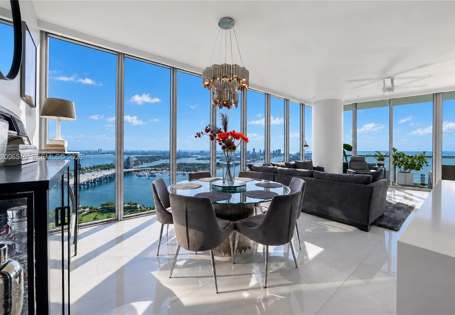 Marinablue Condo — Photo 2