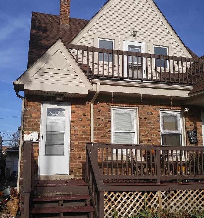 1st image of 1432 Warwick Ave #Up