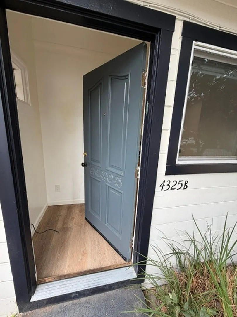4327 Essex Street — Photo 3