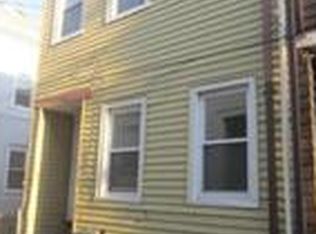 8 Albion Pl, Chelsea, MA 02150