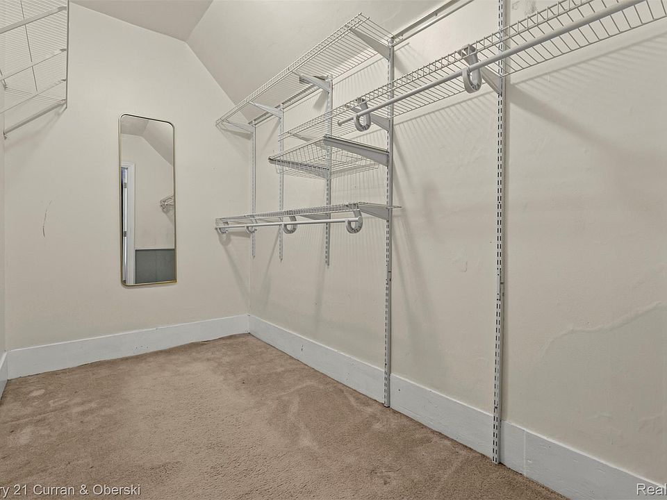 323 E Liberty St, photo 20