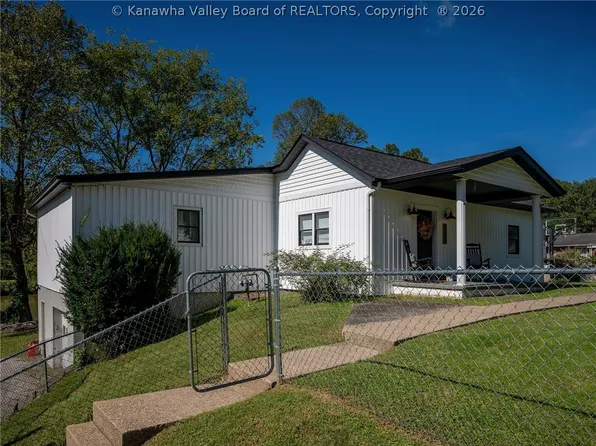 1237 Snow Ln, Saint Albans, WV 25177