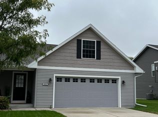 820 Thompson Dr, Oregon, WI 53575